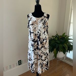 Anne Klein Sleeveless Lined Dress- Size 12